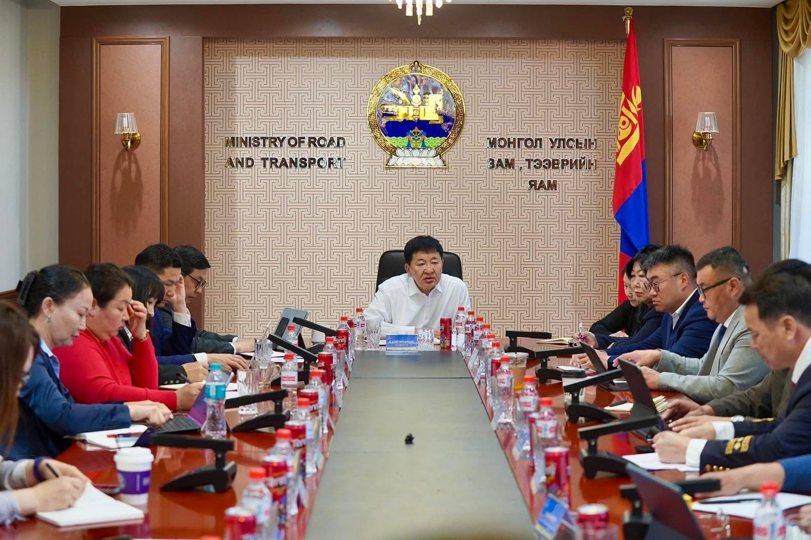 Зам, тээврийн сайд харьяа байгууллагуудын удирдлагуудад үүрэг өглөө